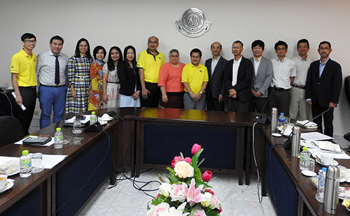 Vice Dean Ojika and others visited Kasetsart University in Thailand to make a courtesy call.