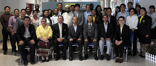 Vice Dean Ojika and others visited Kasetsart University in Thailand to make a courtesy call.